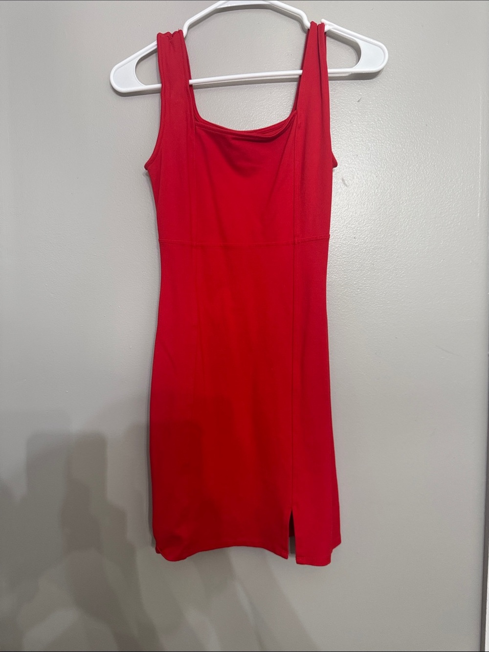 Form-Fitting Red Mini Dress with Scoop Neck